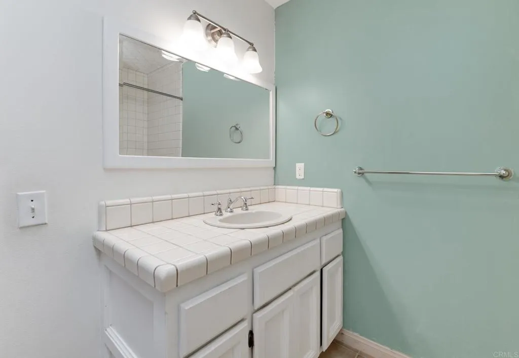 https://cdn.realtyfeed.com/cdn/127/306536764/8a1be1dbb7cc89d58a763f8b7144af04.webp