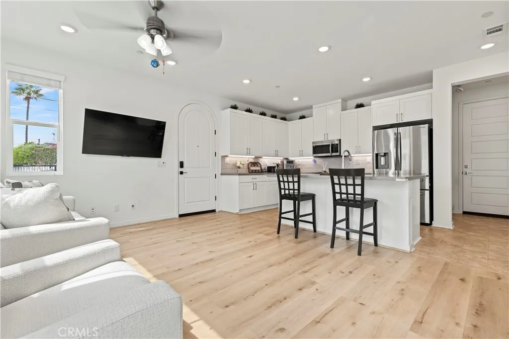 1544 W Plaza Del Amo, Torrance, CA 90501 - Photo 4 of 47, Torrance, CA