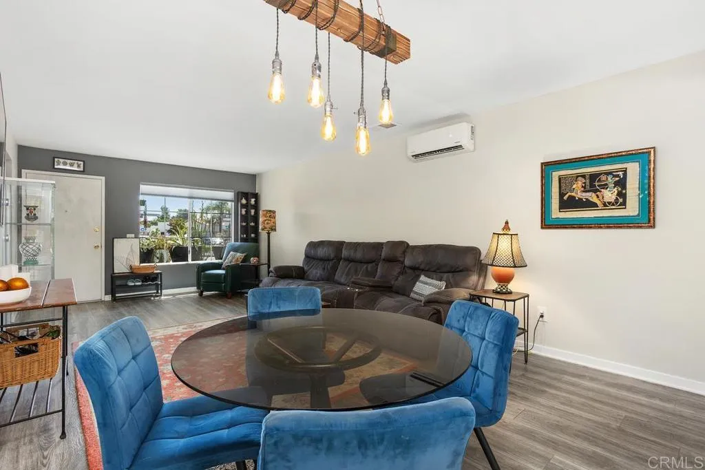 https://cdn.realtyfeed.com/cdn/127/306536834/b4c6e7c151cde5cd487cc838b7472f68.webp