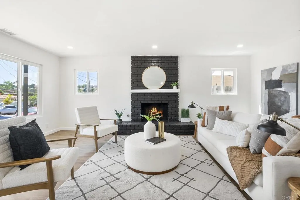 https://cdn.realtyfeed.com/cdn/127/306536835/54c2ca7c34c30aee6381f735a568b7a6.webp