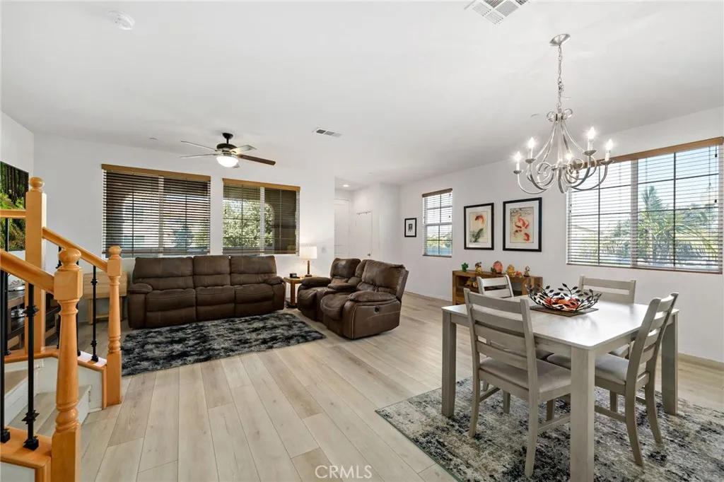https://cdn.realtyfeed.com/cdn/127/306536847/8f6d1738484c7422ff5b70d54a07098d.webp