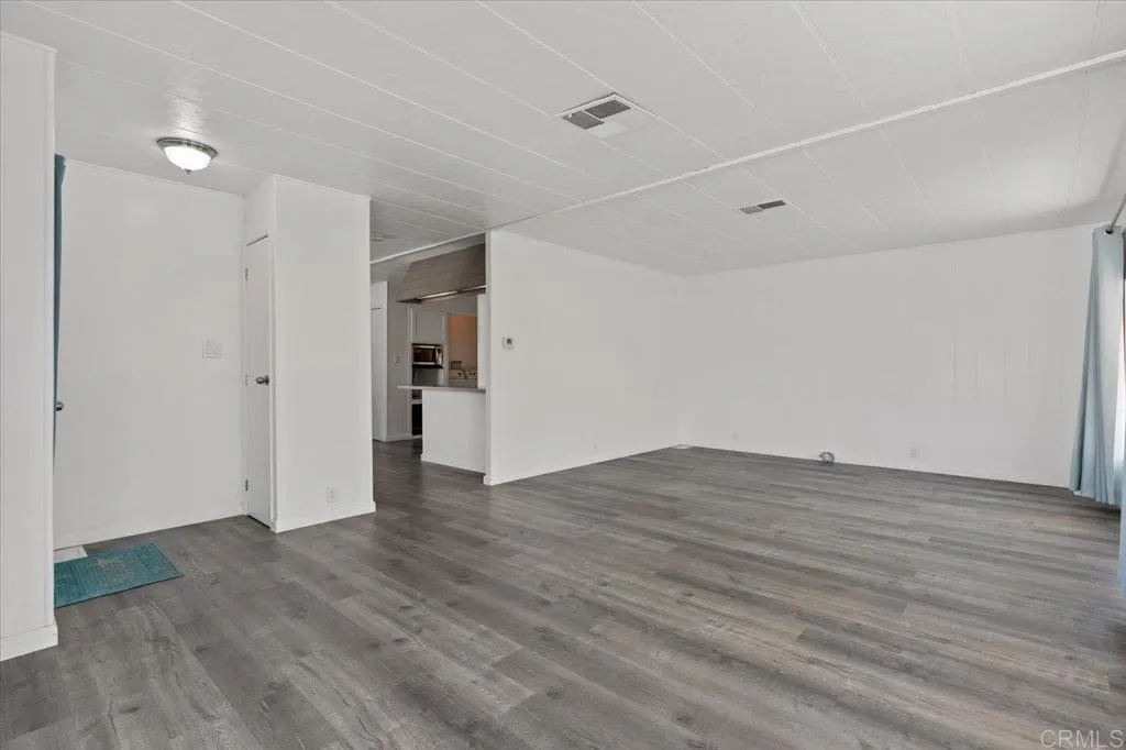 https://cdn.realtyfeed.com/cdn/127/306536882/77e0a98a1684ef7970b3a292a7f17901.webp