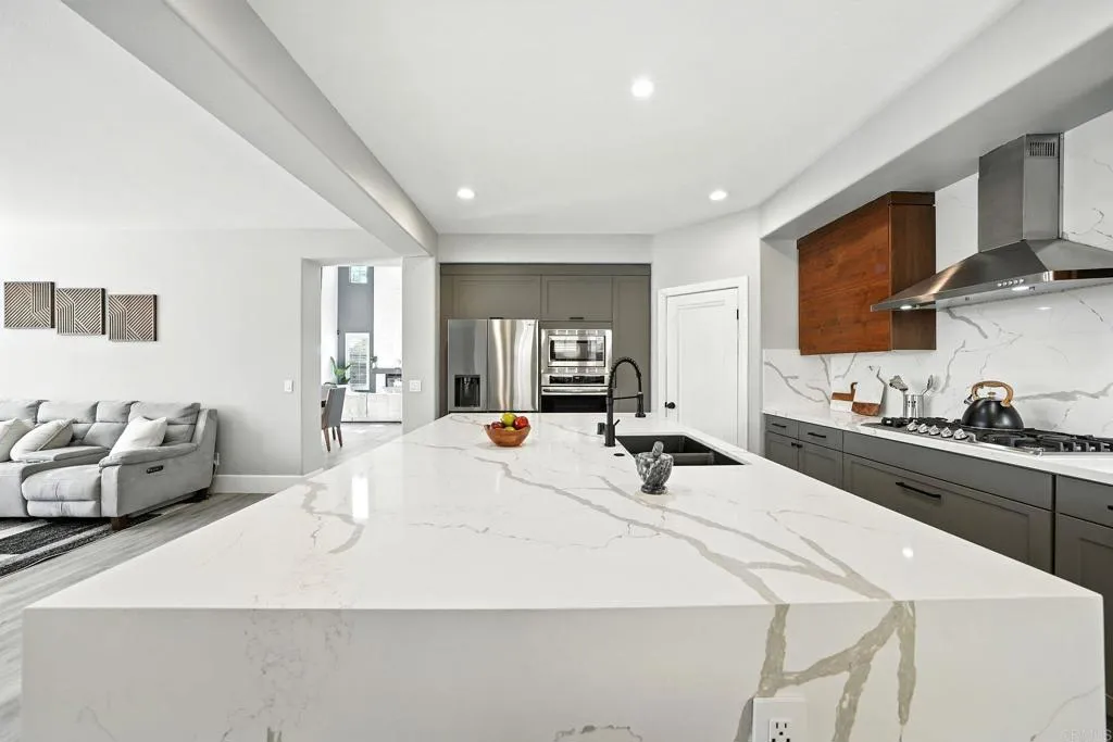 https://cdn.realtyfeed.com/cdn/127/306536890/5027f55c3debb01fdadb09f5da1b6807.webp