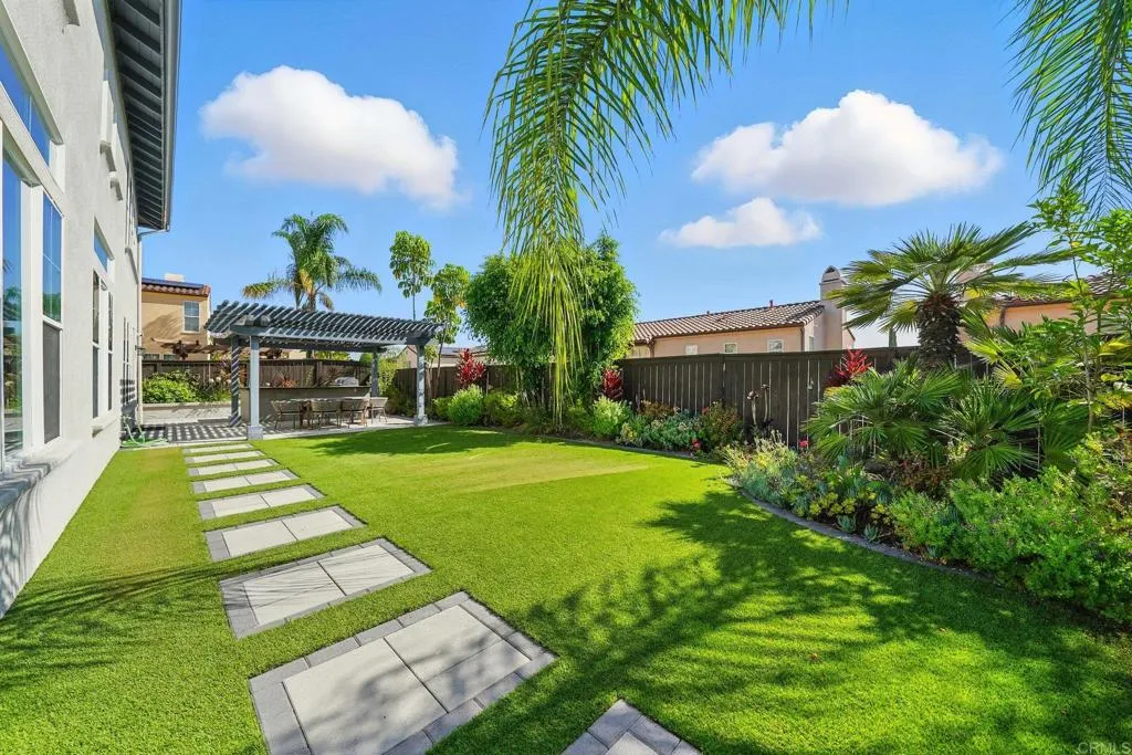 https://cdn.realtyfeed.com/cdn/127/306536890/7097be0edf8f3ced04aa648b85c83f11.webp