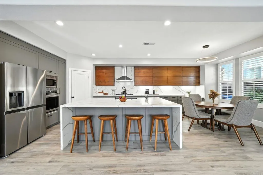 https://cdn.realtyfeed.com/cdn/127/306536890/d13ee7f59c6c0e9c94fa5a8a5b80837b.webp