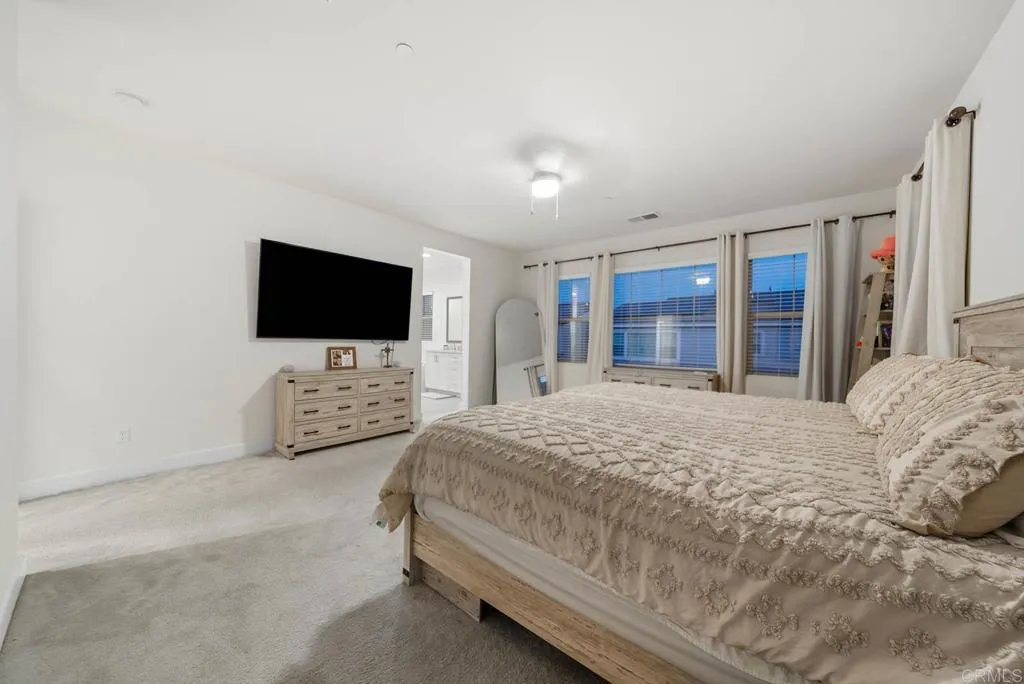 https://cdn.realtyfeed.com/cdn/127/306536895/044fd816ea3b4d51da52dffdba42dd36.webp