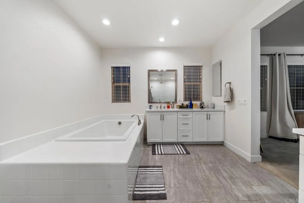 https://cdn.realtyfeed.com/cdn/127/306536895/8c78b16a77cf5711ac139cf410fdffc0.webp