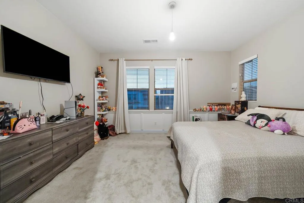 https://cdn.realtyfeed.com/cdn/127/306536895/93b0e97774bf11e22a5c881de3858455.webp
