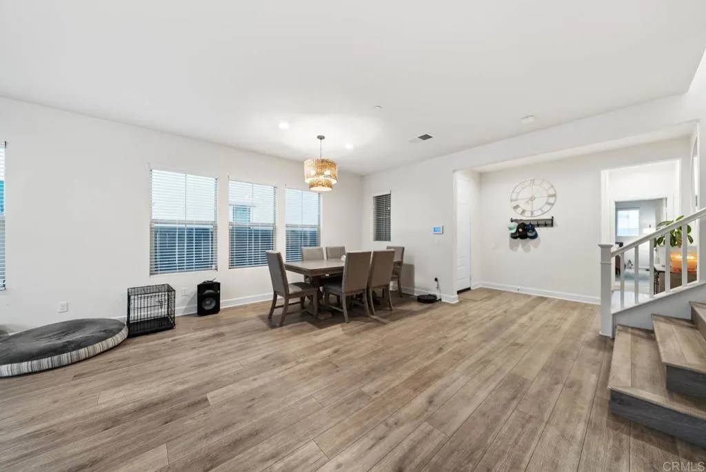 https://cdn.realtyfeed.com/cdn/127/306536895/b8cb552d8af1194c2dae1011c8e33d62.webp