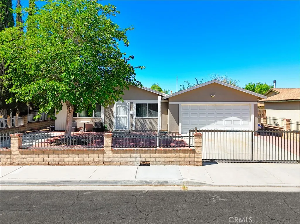 43327 Echard Avenue, Lancaster, CA 93536 - Main photo, Lancaster, CA