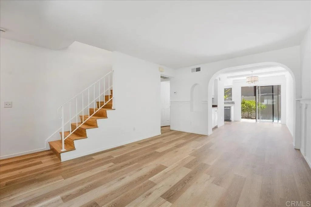 https://cdn.realtyfeed.com/cdn/127/306536969/758551a16c1fd0b13639479236b329a8.webp