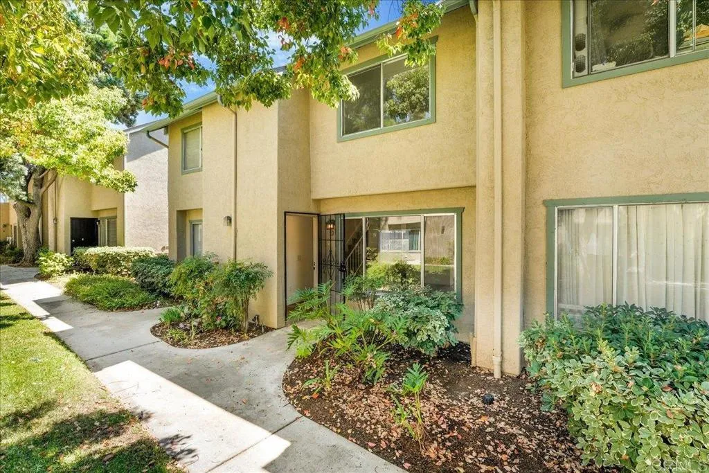 https://cdn.realtyfeed.com/cdn/127/306536969/f1bc7205490d23c4b9edfe23cb8941b0.webp