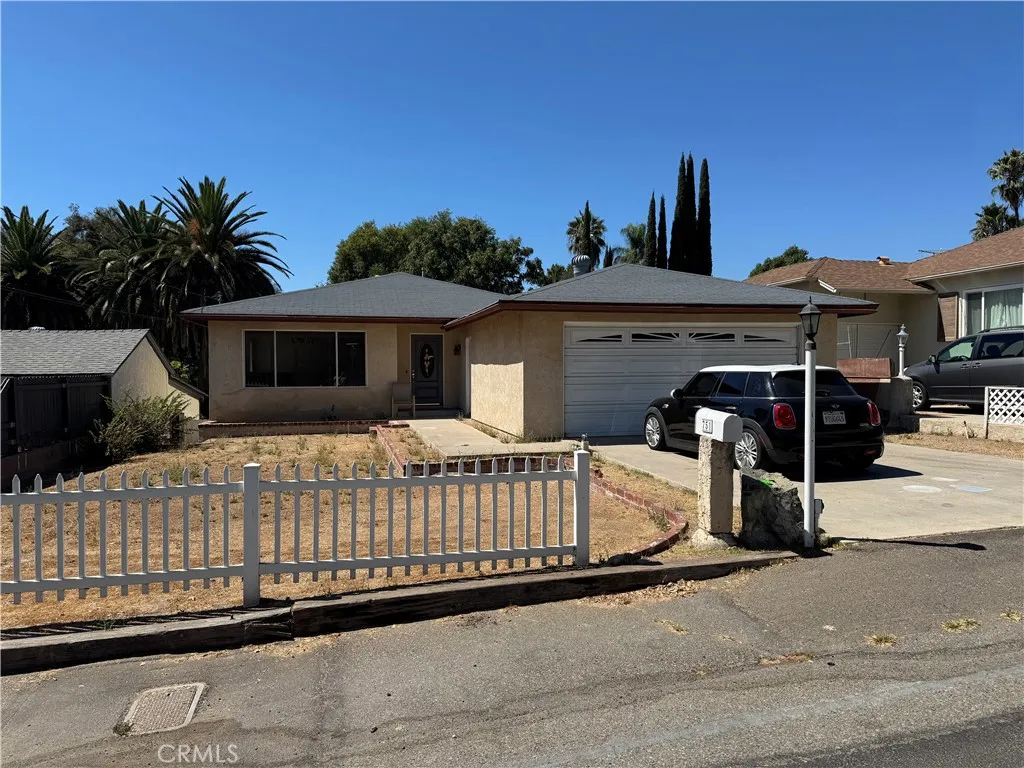 Fullerton, CA 92833