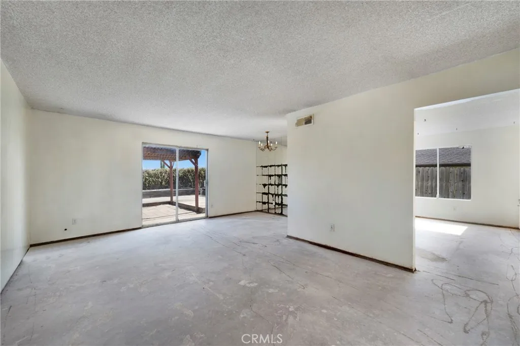 https://cdn.realtyfeed.com/cdn/127/306537031/55c8e95454ef6f5b8061d3a8d6ce0fa3.webp