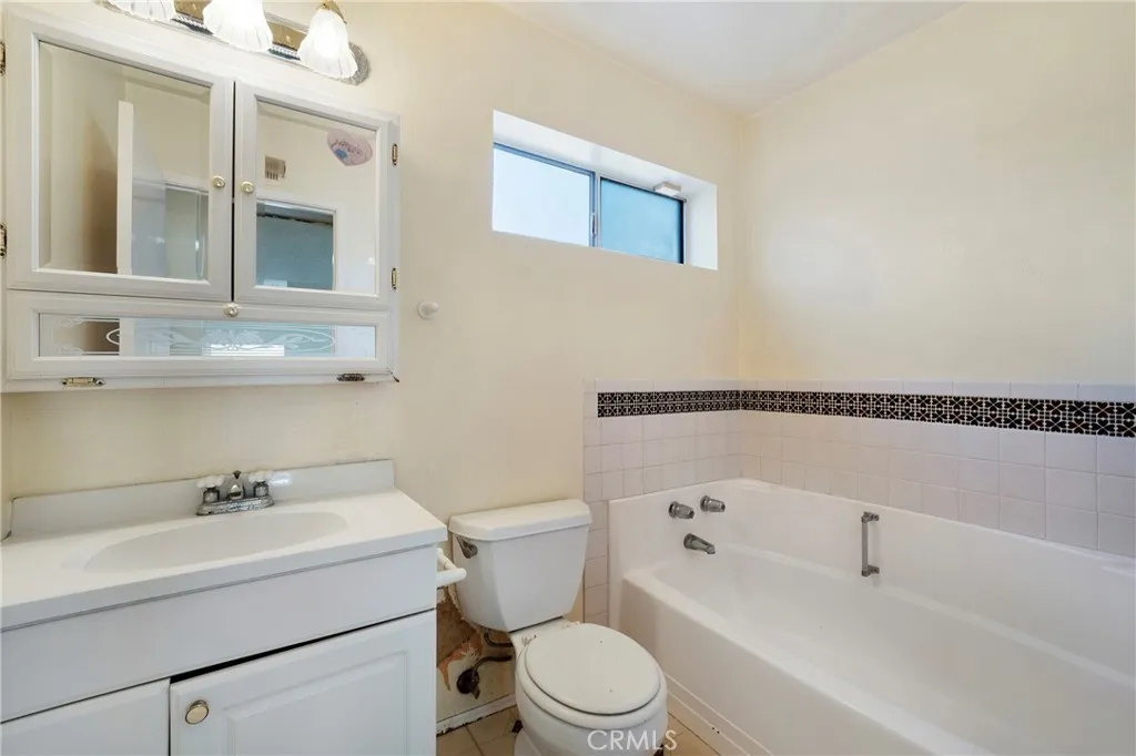 https://cdn.realtyfeed.com/cdn/127/306537031/659b88de1c9437a51e9cfeb9da80b14d.webp
