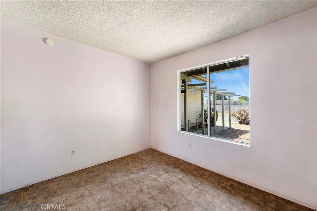 https://cdn.realtyfeed.com/cdn/127/306537031/720fdf49852c8b5b0b9d17ba5d7addf2.webp