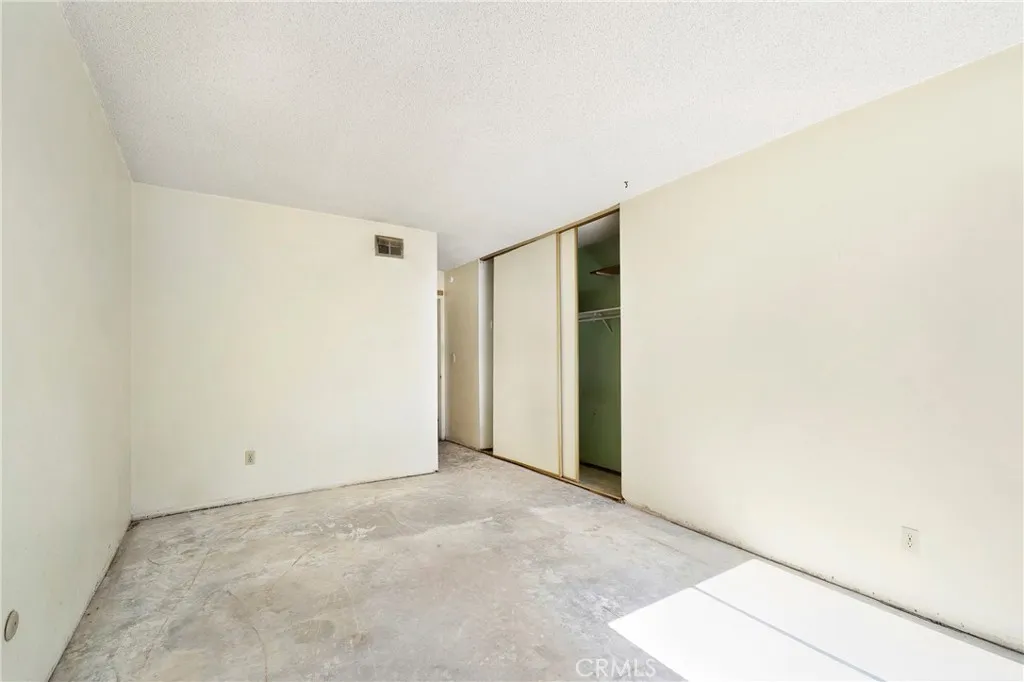 https://cdn.realtyfeed.com/cdn/127/306537031/89219968e0ff23f96e7af11e1eb5aaf1.webp