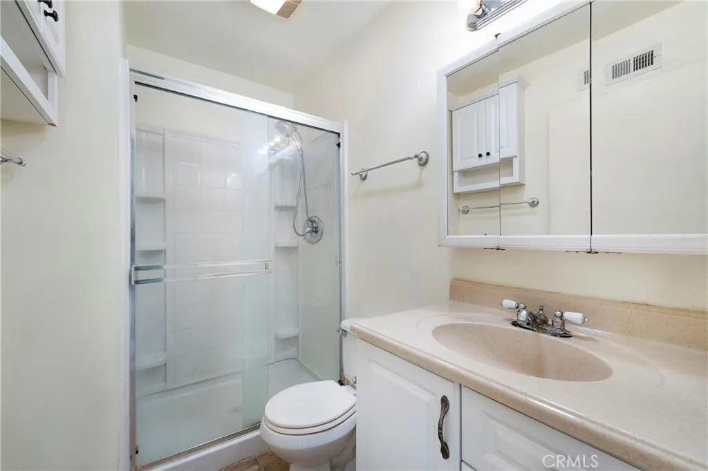 https://cdn.realtyfeed.com/cdn/127/306537031/8cabe9ca43d2424b5c46c4ed585f176f.webp