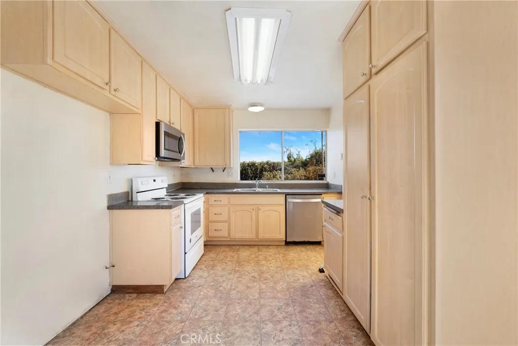 https://cdn.realtyfeed.com/cdn/127/306537031/c870d7fa808c2a1282ff93086efc253e.webp