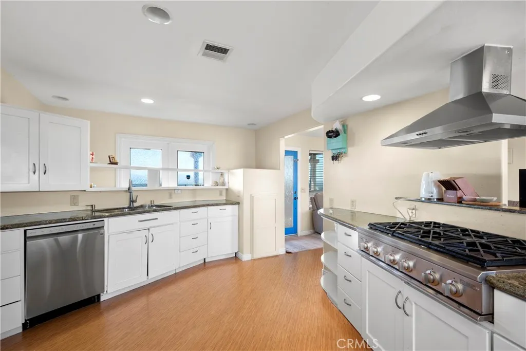 https://cdn.realtyfeed.com/cdn/127/306537039/7599cbd13d2f9b3344c2911310f22f52.webp
