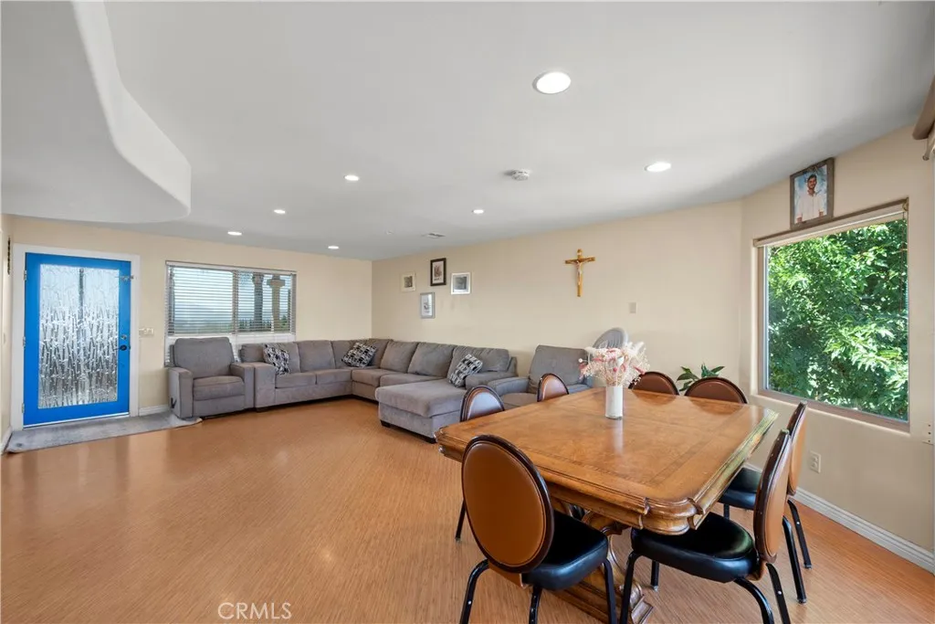 https://cdn.realtyfeed.com/cdn/127/306537039/8c94d1c280cd06e1371aa596f639fd1e.webp