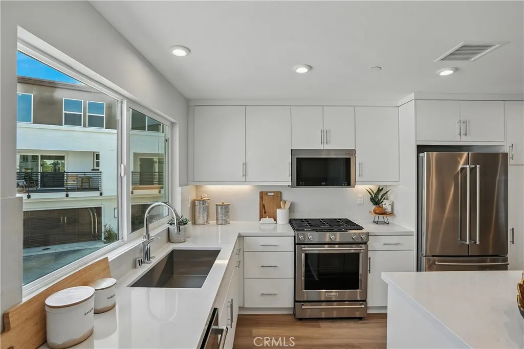 Photo #7: OC25200697 Listing: Photo #7