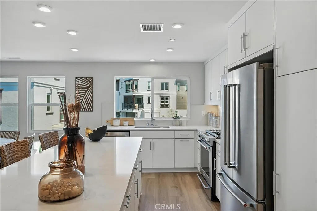 Photo #8: OC25200697 Listing: Photo #8