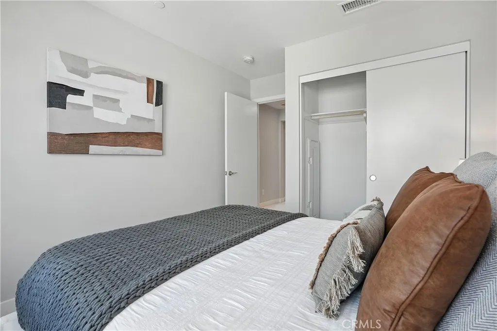 Photo #32: OC25200697 Listing: Photo #32