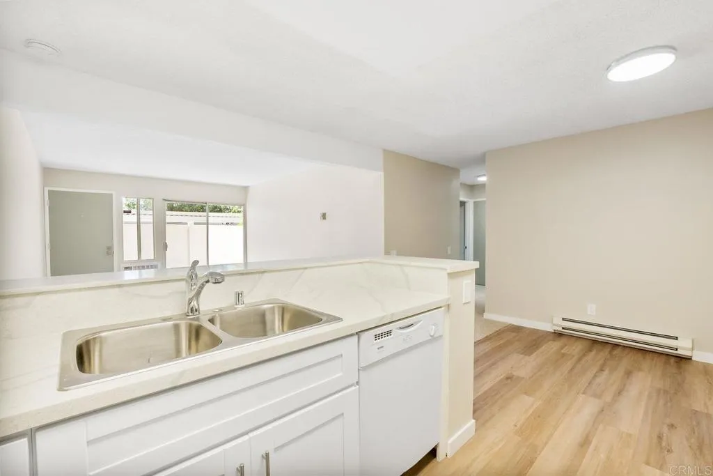 https://cdn.realtyfeed.com/cdn/127/306537170/386cd63be3e80a163e34bcadd3bb03d0.webp