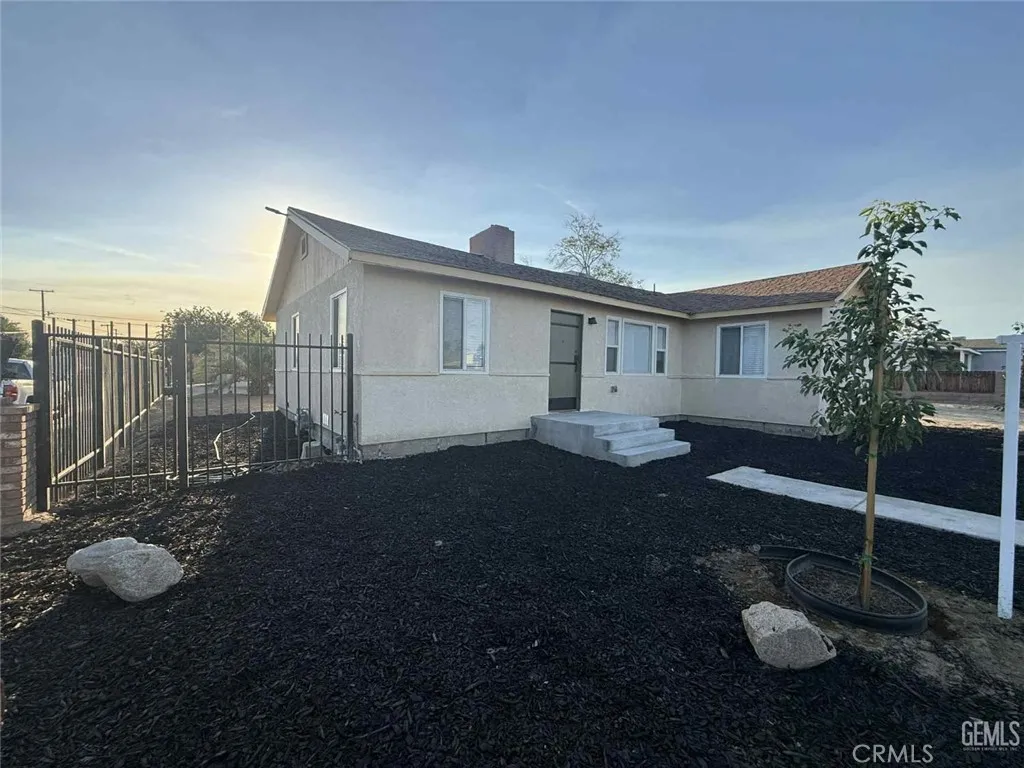 214 Madison Street, Bakersfield, CA 93307 - Main photo, Bakersfield, CA