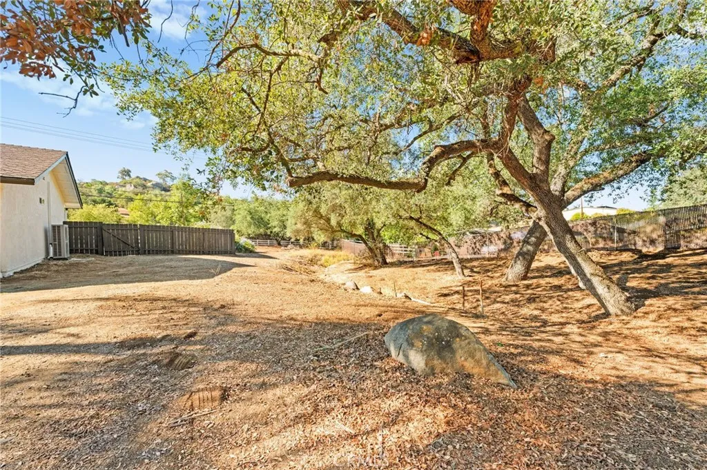 https://cdn.realtyfeed.com/cdn/127/306537250/c4085c1bb3551235a89bf1baa6ac175c.webp