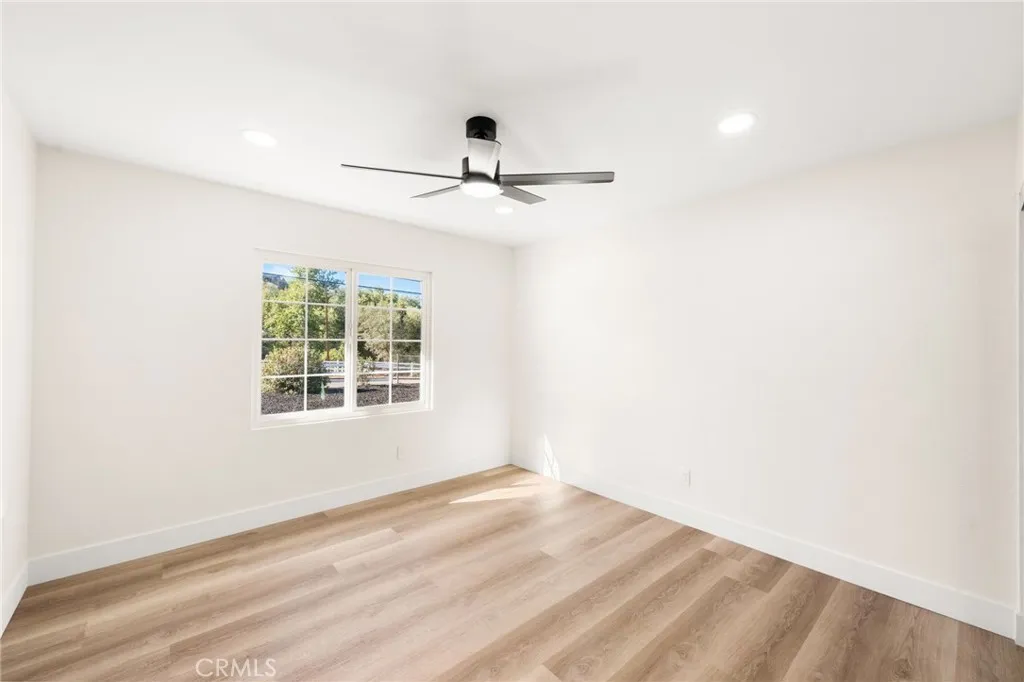 https://cdn.realtyfeed.com/cdn/127/306537250/f36a700d6a9b4b1fdfb1d4ed3f7fc6ec.webp