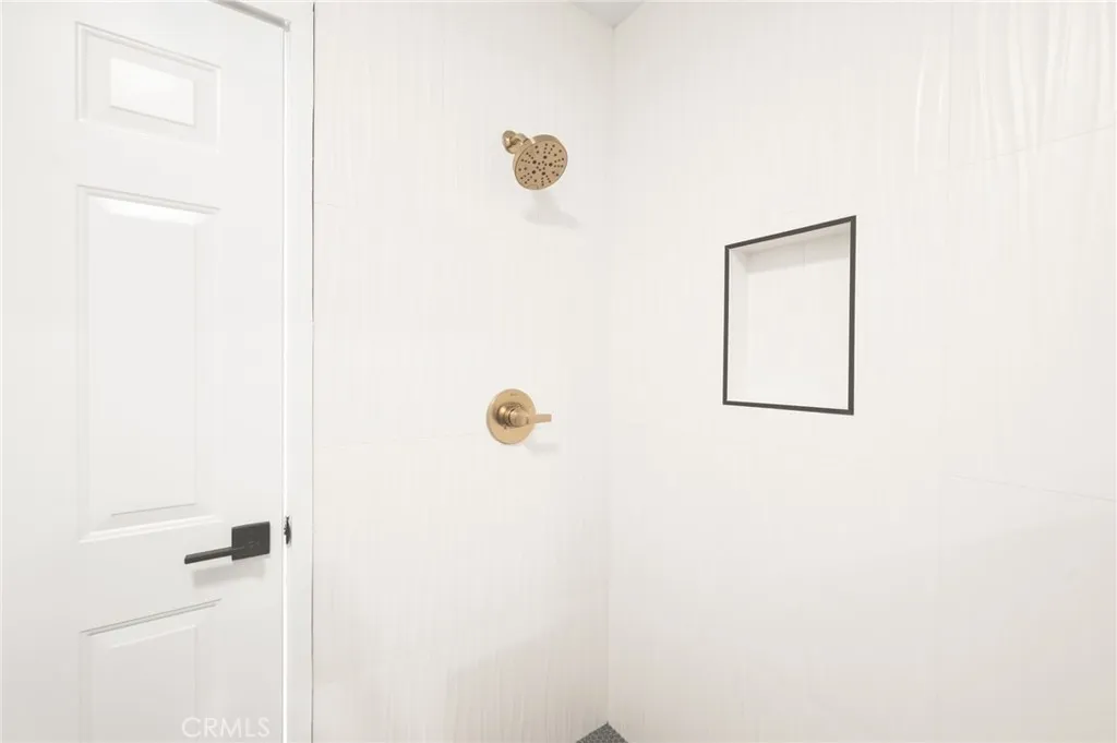 https://cdn.realtyfeed.com/cdn/127/306537250/f87d3bebbbb1c32a8c3879455813d6ac.webp
