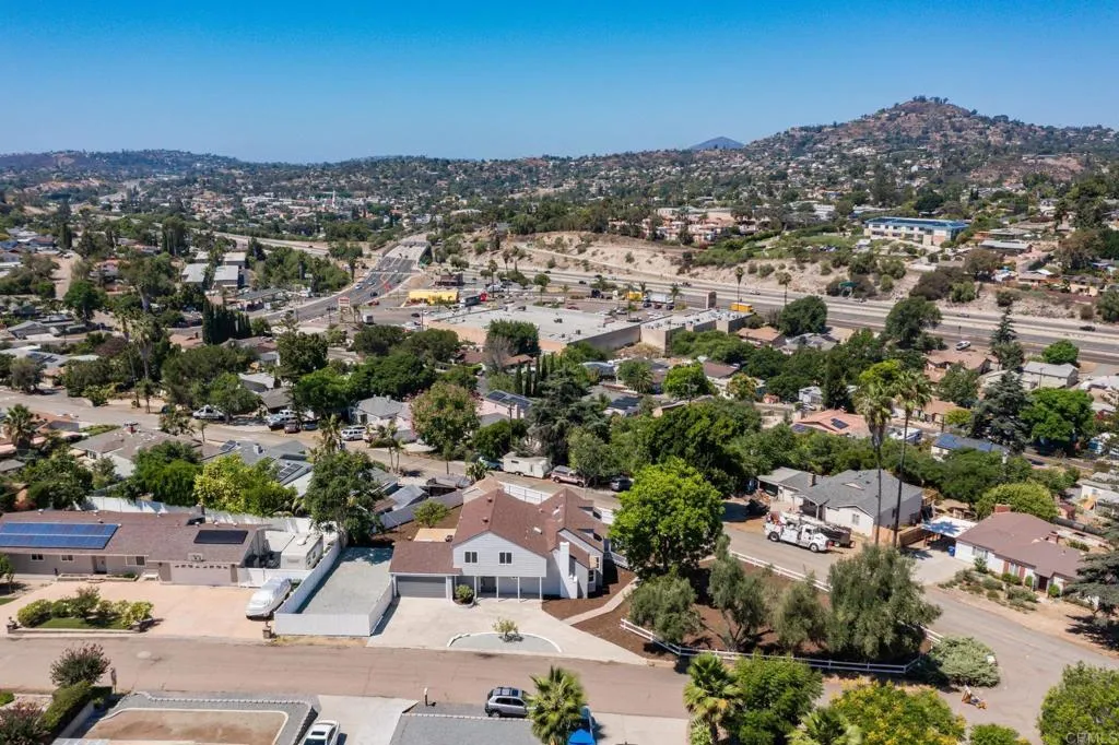 https://cdn.realtyfeed.com/cdn/127/306537259/41247a3aa86efe5599b80e0e1ac92b6c.webp