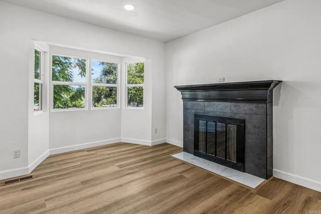 https://cdn.realtyfeed.com/cdn/127/306537259/a51fa34fb7076d4c6b935b98a9f96f37.webp
