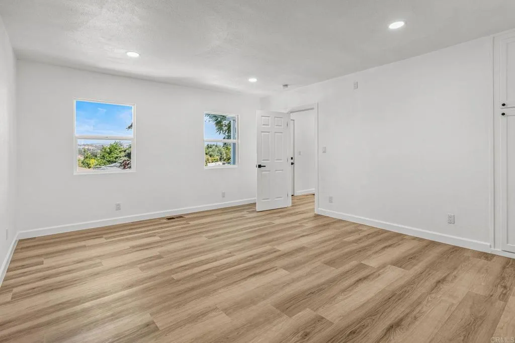 https://cdn.realtyfeed.com/cdn/127/306537259/b93b40a79328bba9ecab9b469136b15a.webp
