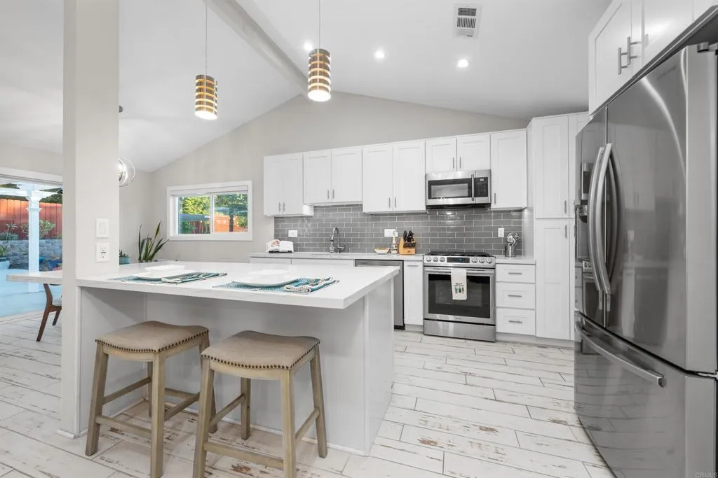 https://cdn.realtyfeed.com/cdn/127/306537277/1f46e8d63c73ce3d4ba3b12f93858f79.webp