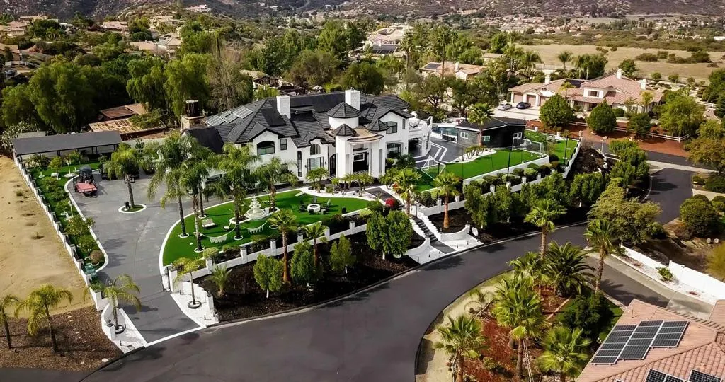 https://cdn.realtyfeed.com/cdn/127/306537281/079e8c3fedb843a974927f60af3bc6b4.webp