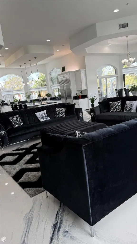 https://cdn.realtyfeed.com/cdn/127/306537281/46ca1b8bda2a2571a6515d4e9f9f24ee.webp