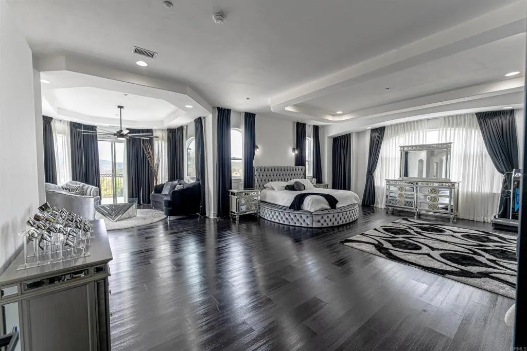 https://cdn.realtyfeed.com/cdn/127/306537281/b4df570dd63d2a62f9a080f3f2368be6.webp