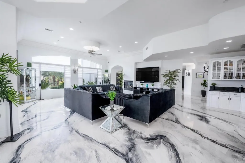 https://cdn.realtyfeed.com/cdn/127/306537281/e3e30c693fb81736b654ac577735ef8c.webp