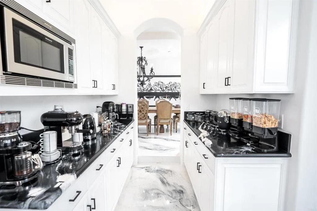 https://cdn.realtyfeed.com/cdn/127/306537281/ffb28f212ad3e47c92de1e25dd496578.webp