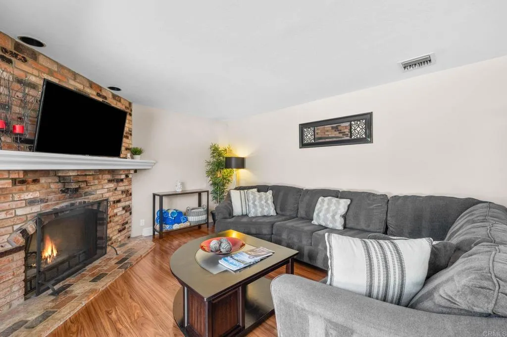 https://cdn.realtyfeed.com/cdn/127/306537287/80b9db22c3a0de50ca1b100b1af394b1.webp