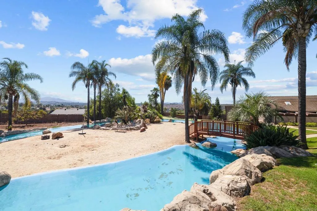 https://cdn.realtyfeed.com/cdn/127/306537287/ccbe3135e103363cd4ce9c58fa96e550.webp