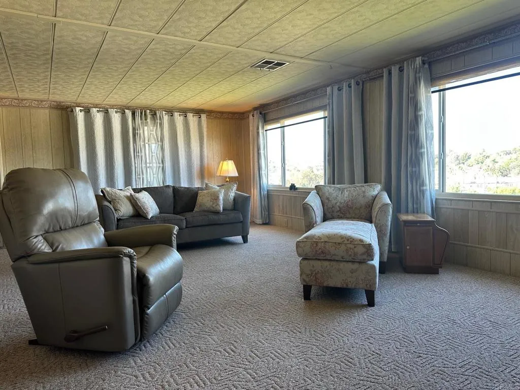 https://cdn.realtyfeed.com/cdn/127/306537316/929f89c4304013762ecb13949bd04bb9.webp