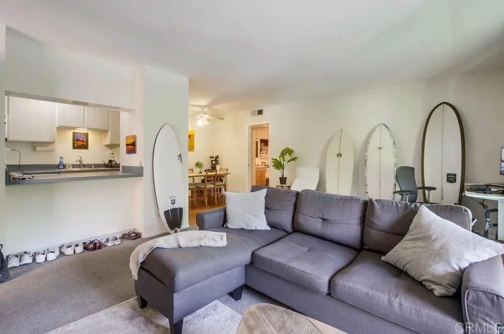 https://cdn.realtyfeed.com/cdn/127/306537319/54eb02cda97ca7aab8f9317560ba21b2.webp