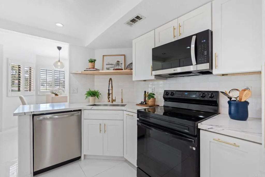 https://cdn.realtyfeed.com/cdn/127/306537354/581d5eeac21f0f11145af1f617b24848.webp