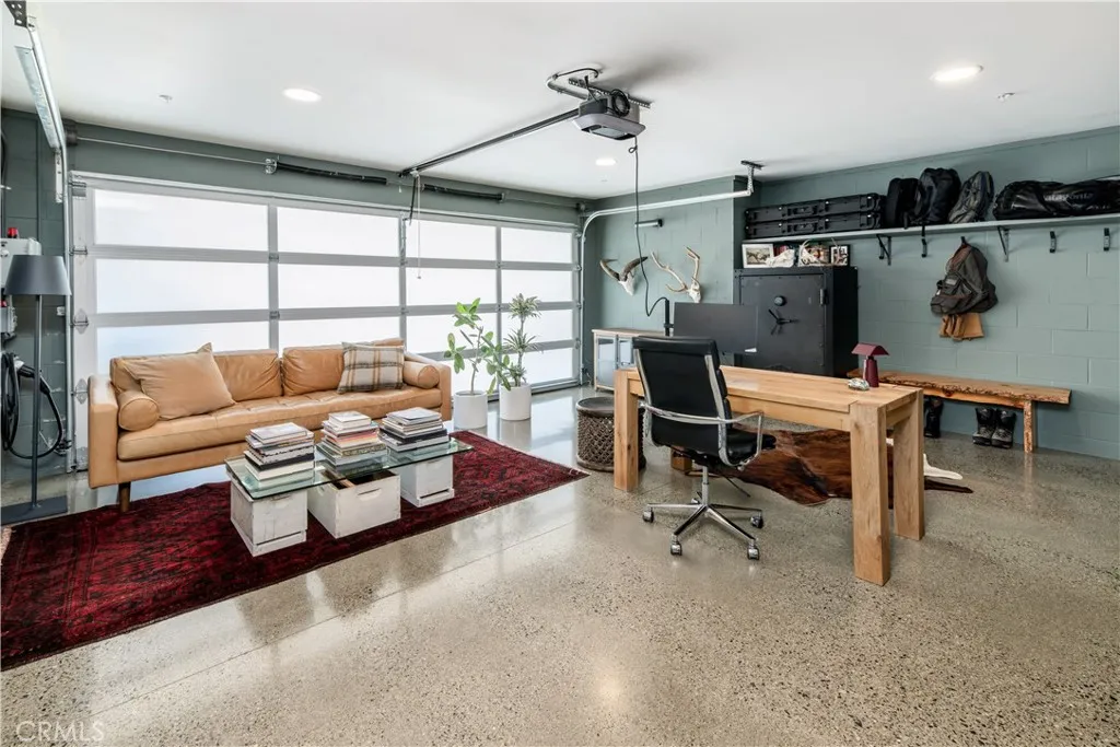 https://cdn.realtyfeed.com/cdn/127/306537361/c9db2d1cec6abbcdcce8243dc9e03ff0.webp
