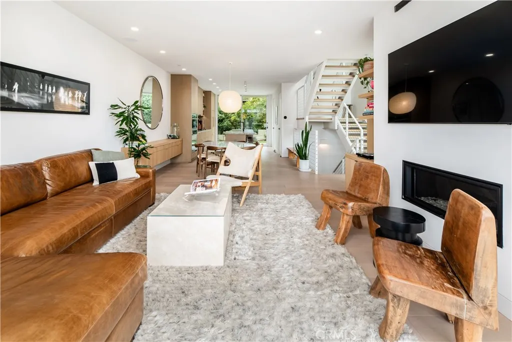 https://cdn.realtyfeed.com/cdn/127/306537361/f0f55609bb13522c735607f4086b587c.webp