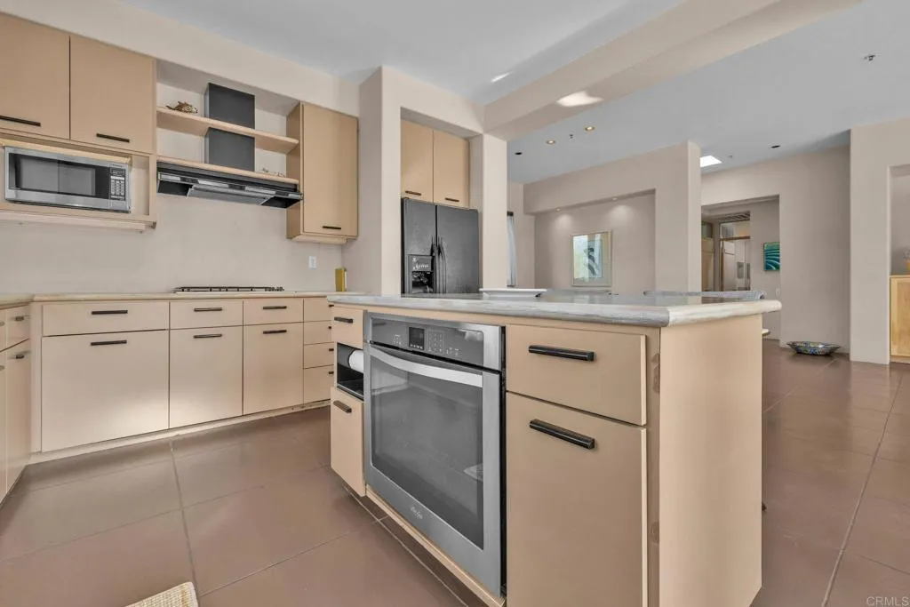 https://cdn.realtyfeed.com/cdn/127/306537389/55f778c6701110d6ab0b7f6ec85f647e.webp